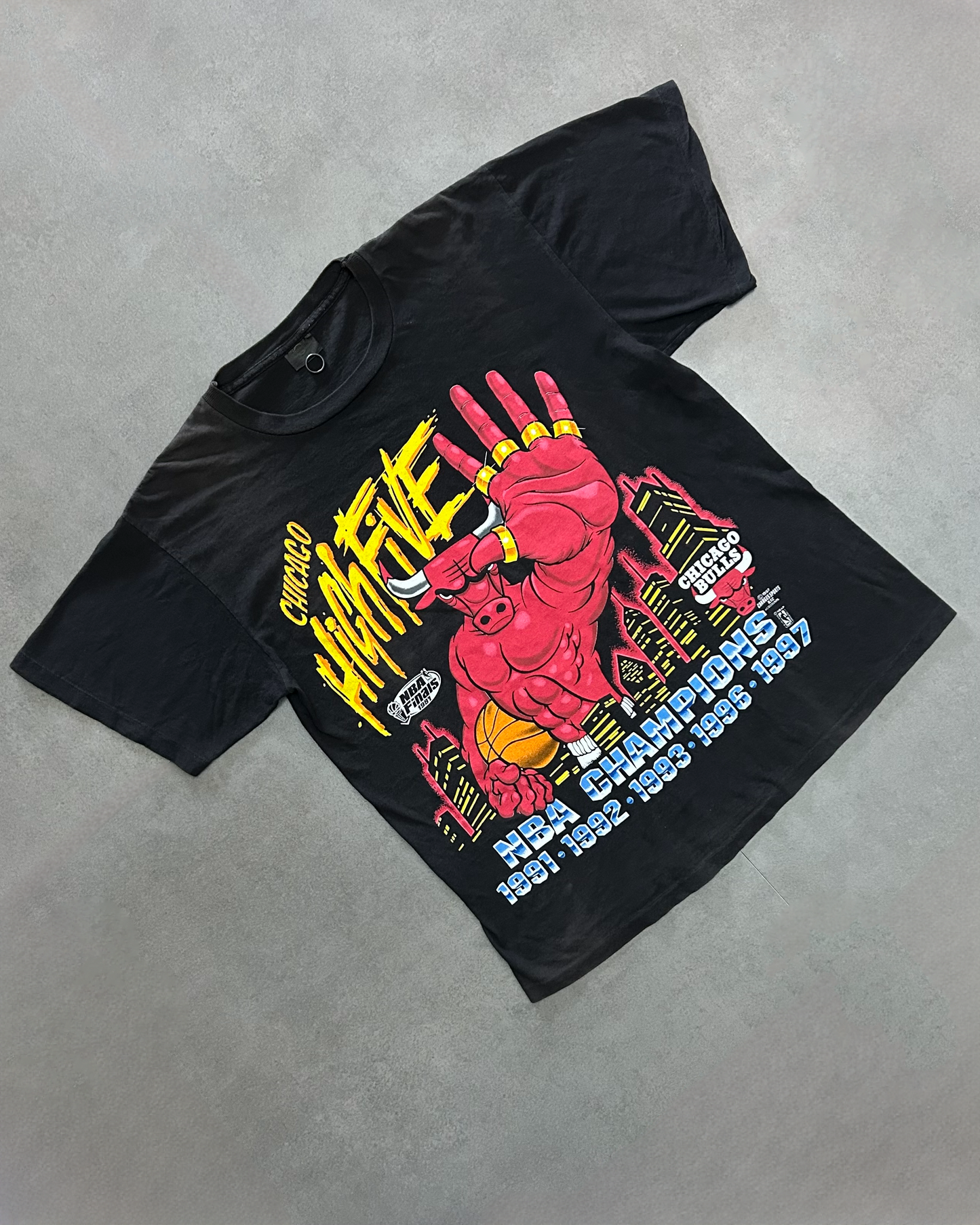 Vintage 1997 Chicago Bulls 5 Championship T-Shirt