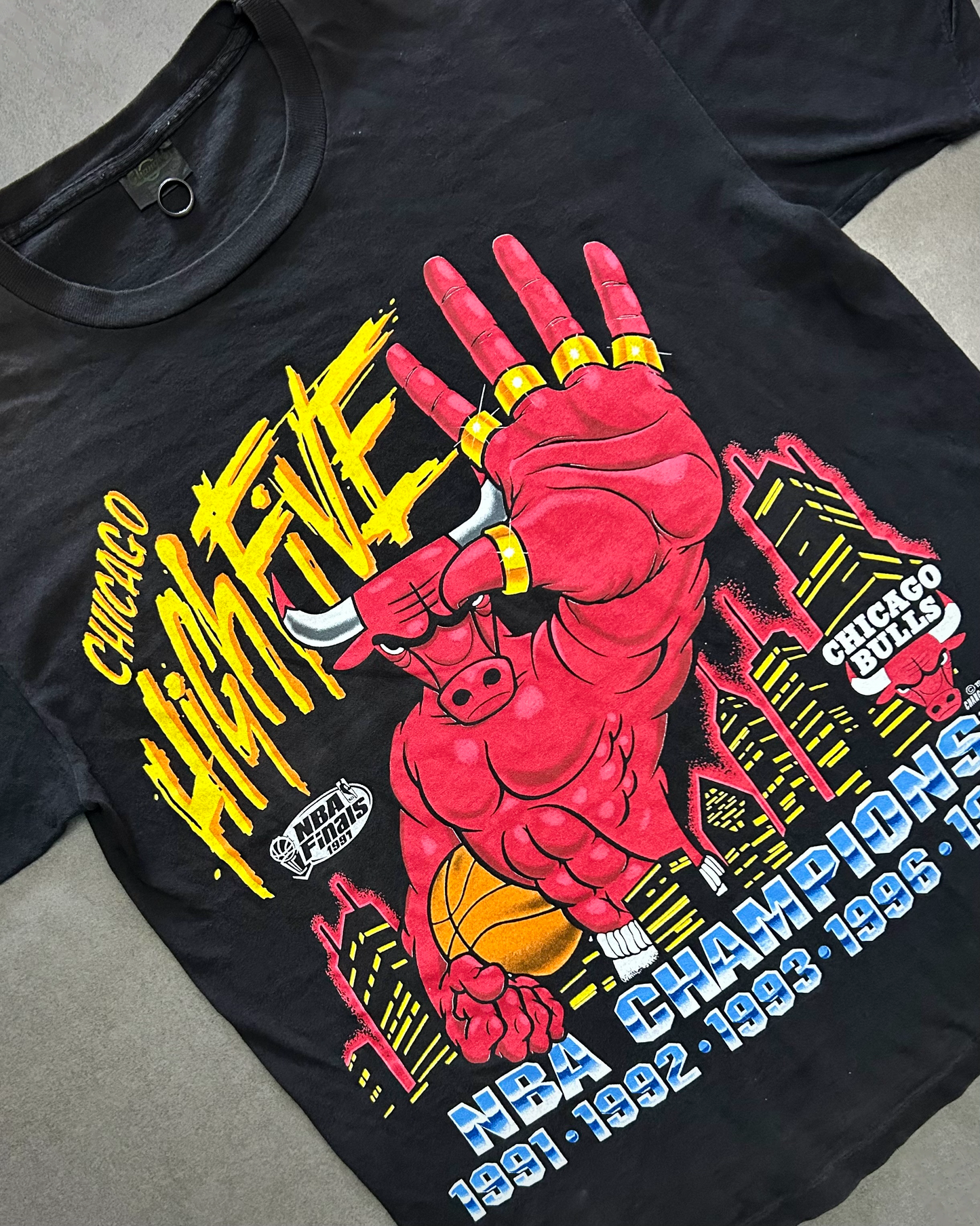Vintage 1997 Chicago Bulls 5 Championship T-Shirt