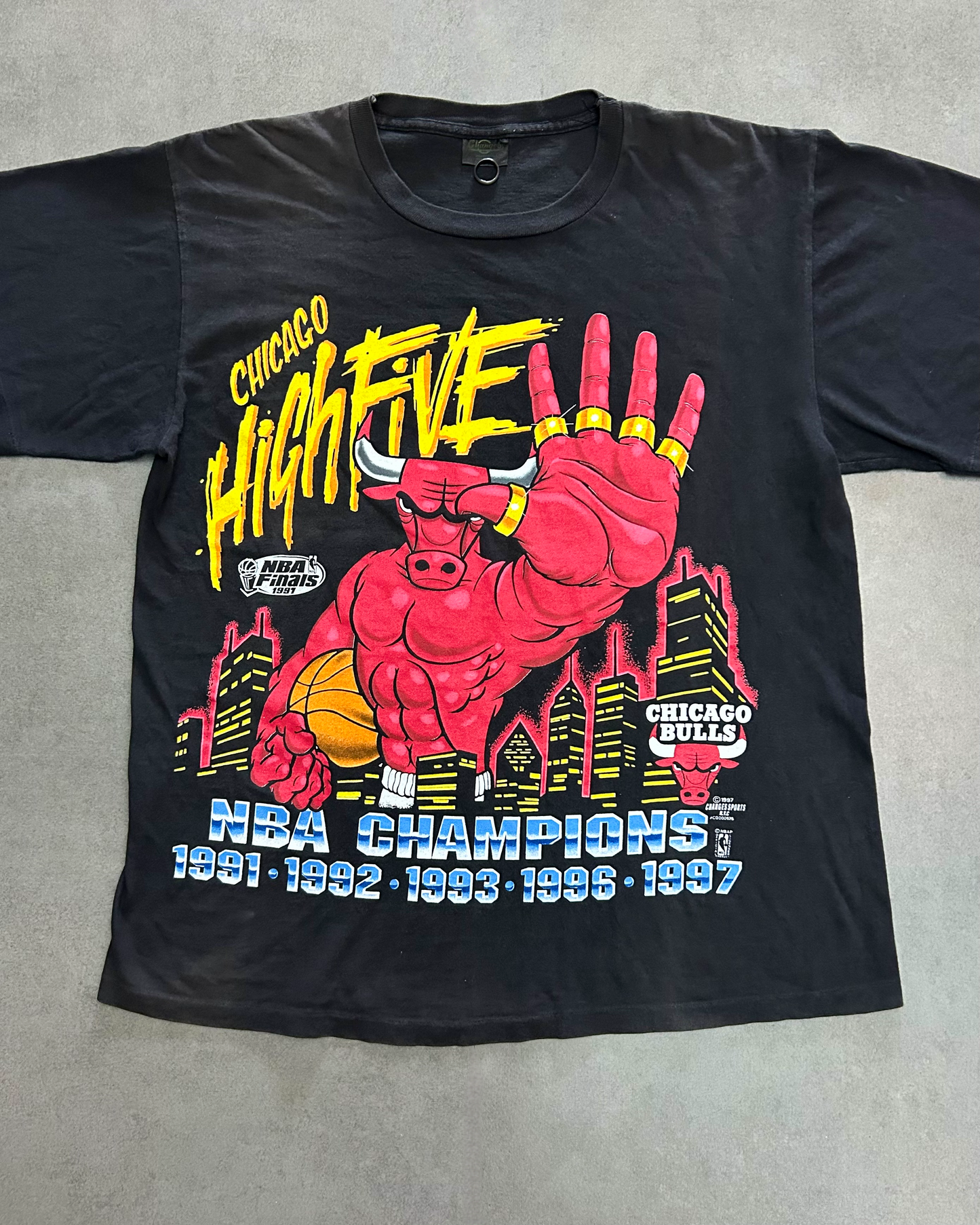 Vintage 1997 Chicago Bulls 5 Championship T-Shirt